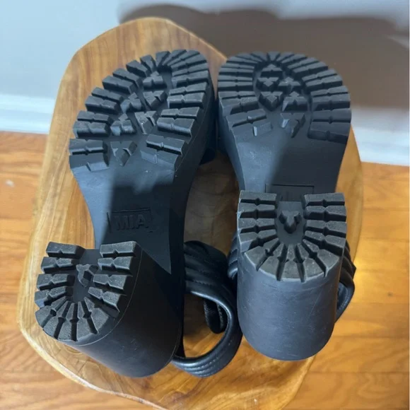 MIA Ivelisse Black Malta Chunky Platform Heel Sandal 6.5 - Picture 8 of 9